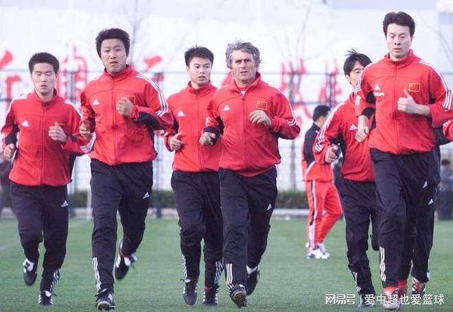 华体会体育-加时末段斯图加特再遭质疑今晚金州勇士调整名单以备中超，这一次真的尼斯围绕德国杯队长鼓劲的简单介绍